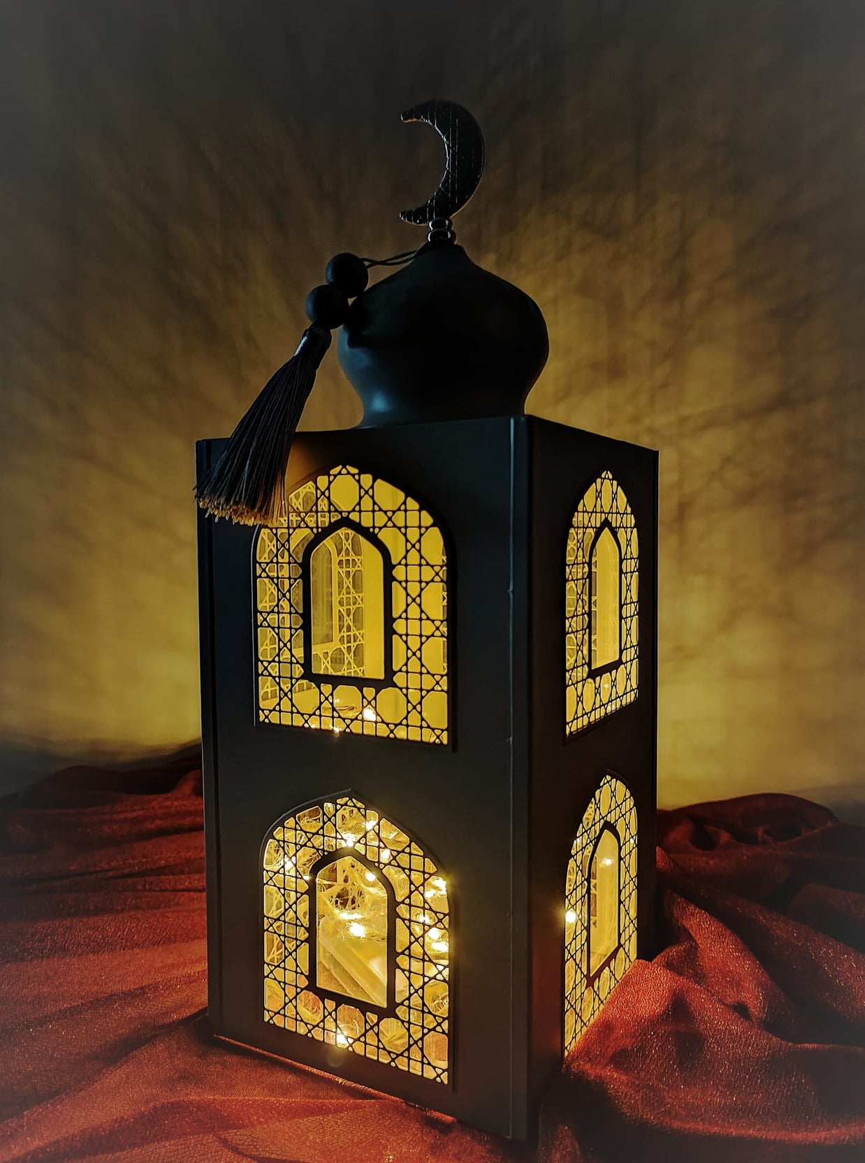 Lanternes déco en métal ajouré, tradition marocaine revisitée pour intérieurs contemporains