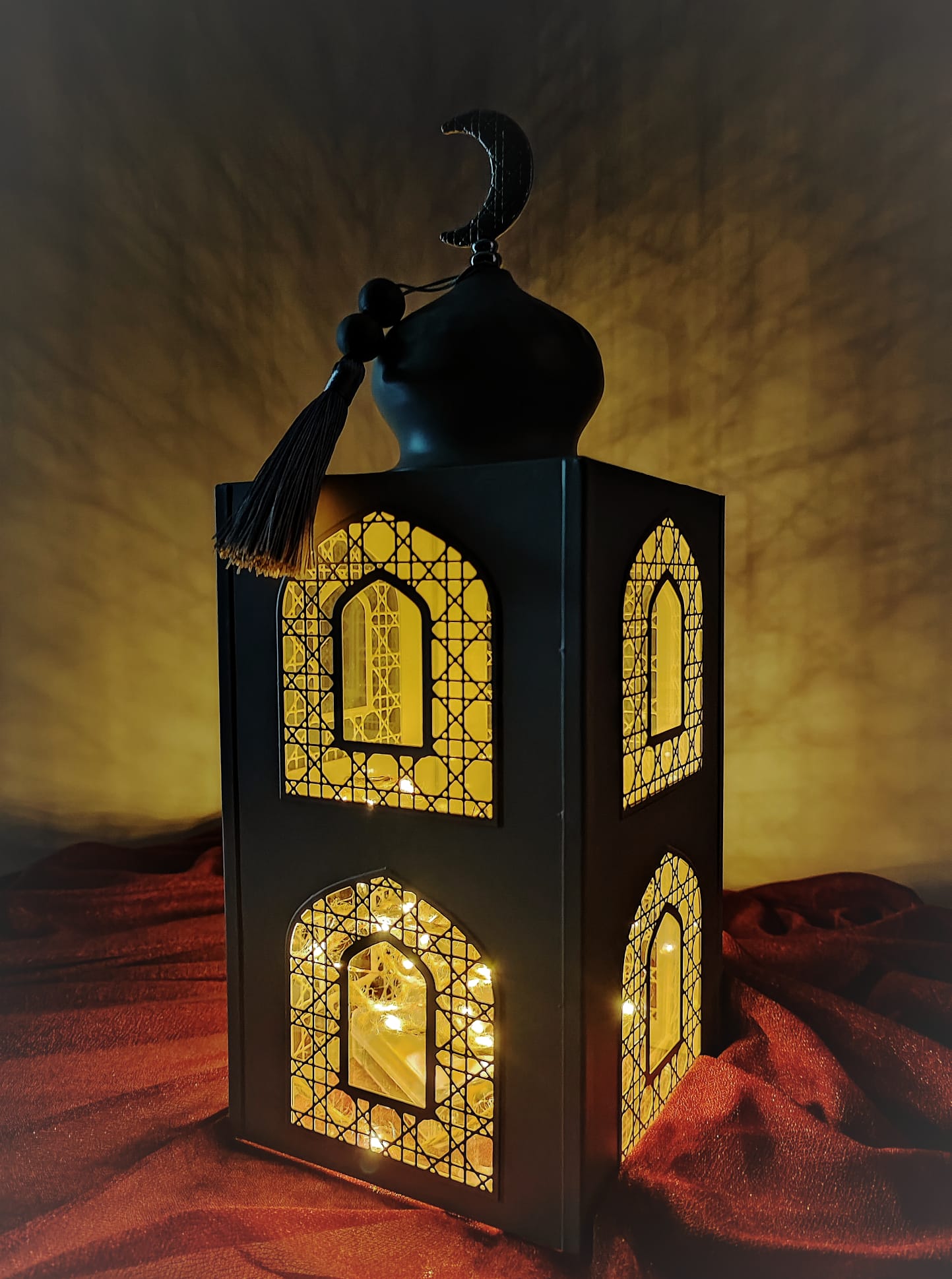 Lanternes déco en métal ajouré, tradition marocaine revisitée pour intérieurs contemporains